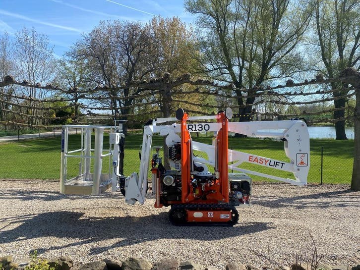 Easylift R130 Spinhoogwerker / Spin Hoogwerker, Articles professionnels, Machines & Construction | Ascenseurs, Échafaudages & Échelles