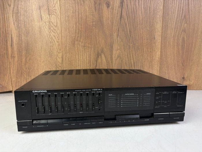 Grundig - V8200 MK 2 Solid state versterker, TV, Hi-fi & Vidéo, Radios