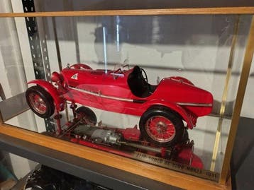Pocher 1:8 - Voiture de course miniature - Alfa Romeo 8C
