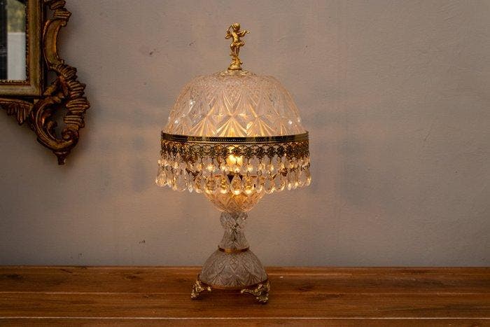 Tafellamp - koepel versierd met diamantvormige motieven en, Antiek en Kunst, Curiosa en Brocante