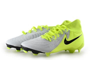Nike Voetbalschoenen in maat 42½ Zilver, Kleding | Heren, Schoenen, Overige kleuren, Verzenden, Nike, Zo goed als nieuw
