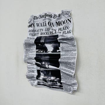 Soyz Bank (1988) - The New York Times – Man Walk on Moon –