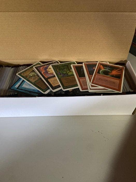 Wizards of The Coast - 1000 Box - Magic: The Gathering -, Hobby & Loisirs créatifs, Jeux de cartes à collectionner | Magic the Gathering