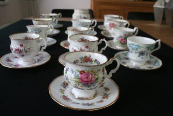 o.a. Royal Albert - Richmond - Elisabethan - Theeservies