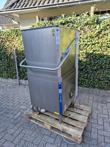 Electrolux vaatwasser doorschuiver uit 2020 in VEILING, Gebruikt, Reinigen