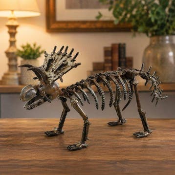 Beeld, Triceratops skeleton Steampunk Sculpture Handmade