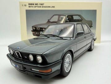 Autoart 1:18 - Modelauto - BMW M5 - 1987, with option