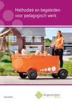 Methodiek en begeleiden voor pedagogisch werk 9789037244052, Boeken, Verzenden, Zo goed als nieuw, W. den Brok