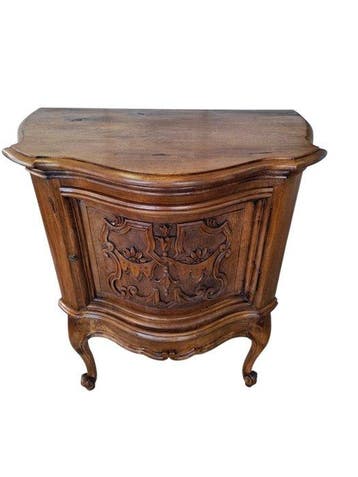 Armoire - Bois - Sculpté à la main