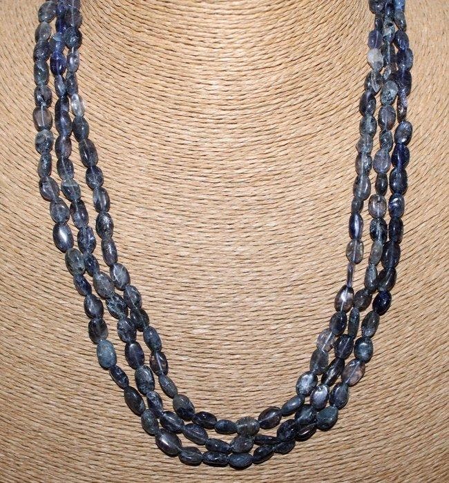 Echt mooi handgemaakt drie-draads ketting van ioliet kralen, Collections, Minéraux & Fossiles