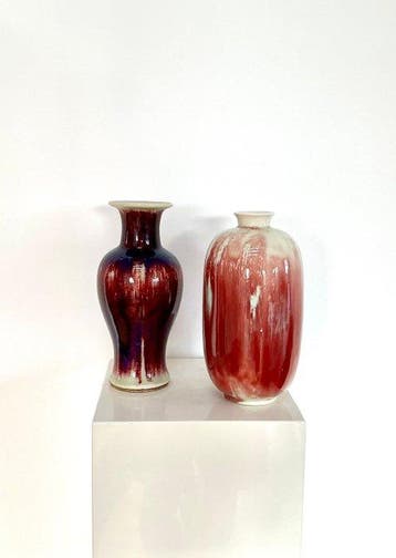 Sitzendorf - Vase (2) - Céramique - 2 vases oxblood