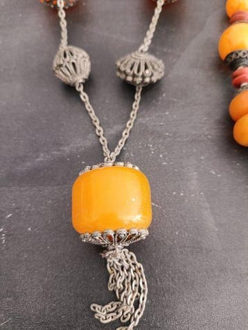 Het sautoir van de koningin en de ketting Belofte van Liefde