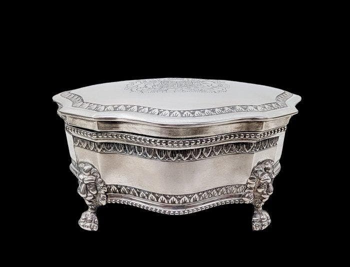 Coffret à pied en forme de lion, écusson Royale , avec, Antiquités & Art, Antiquités | Autres Antiquités
