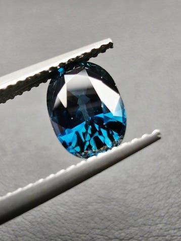 Blauw, Groen Saffier - 2.10 ct - Antwerp Laboratory for, Nieuw