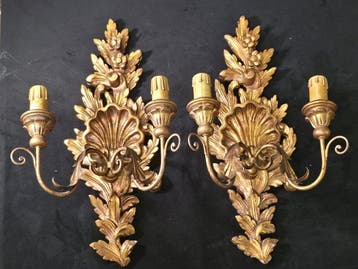 Wandkandelaar (2) - Hout - Paar wandlampen van goud uit de