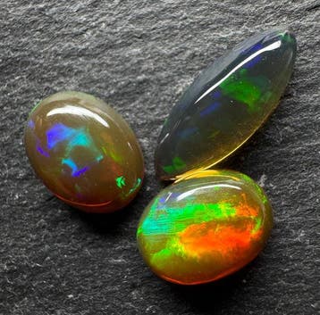 Opaal Cabochons- 1.05 g - (3), Collections, Minéraux & Fossiles