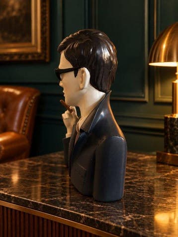 sculptuur, Gentleman met sigaar – handbeschilderde sculptuur
