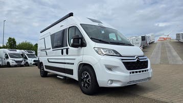 Adria Axess 600 SP Family met 35894 km en stapelbed 22909, Buscamper of Camperbus