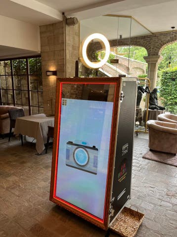 !!! LOCATION PHOTOBOOTH MIROIR 65 POUCES !!!, Services & Professionnels, Se rend à domicile, Photographe