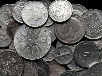 Europa, Wereld. Lot of 250 grams of silver coins - different