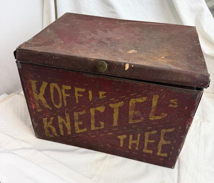 Blikken doos - blik - A Knechtels coffee and tea tin is a, Antiquités & Art, Antiquités | Assiettes décoratives & Carrelages