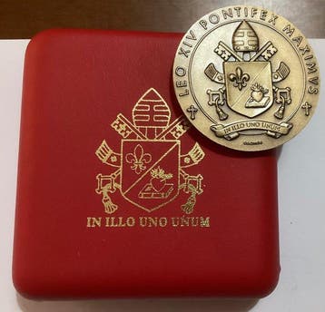 Officiële medaille van de Apostolische Reis van Paus Leone, Antiek en Kunst