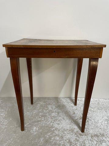 Elegant Tafeltje - Tafel - Hout - Tafeltje/Muziekdoosje