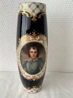 Vaas - Porselein - Antieke “Vienna Austria”