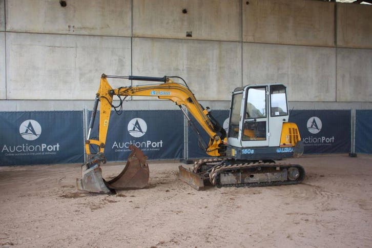 Veiling: Rupsgraafmachine Libra 150S Diesel 1997, Articles professionnels, Machines & Construction | Grues & Excavatrices, Enlèvement