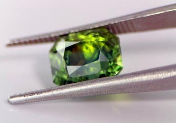 Blauw, Geel, Groen Saffier - 3.67 ct - Gem research Swiss, Nieuw