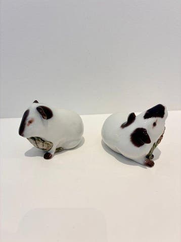 Bing & Grondahl - Beeldje - Pair of guinea pigs (2) -, Antiek en Kunst