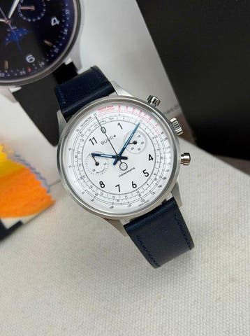 Buur+ - Multiscale in White - Black markers - Chronograph -