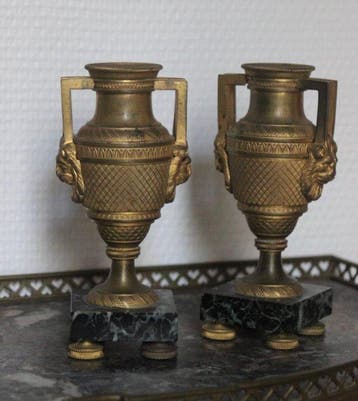 Rare Paire de flambeaux en bronze ciselé et doré Vase à, Antiek en Kunst