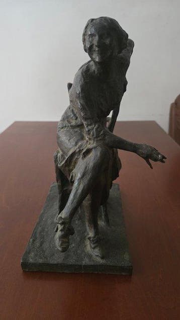 Luigi Panzeri (1865-1939) - sculptuur, Donna seduta