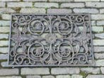 Architectonisch ornament - Charmante gietijzeren deurmat met