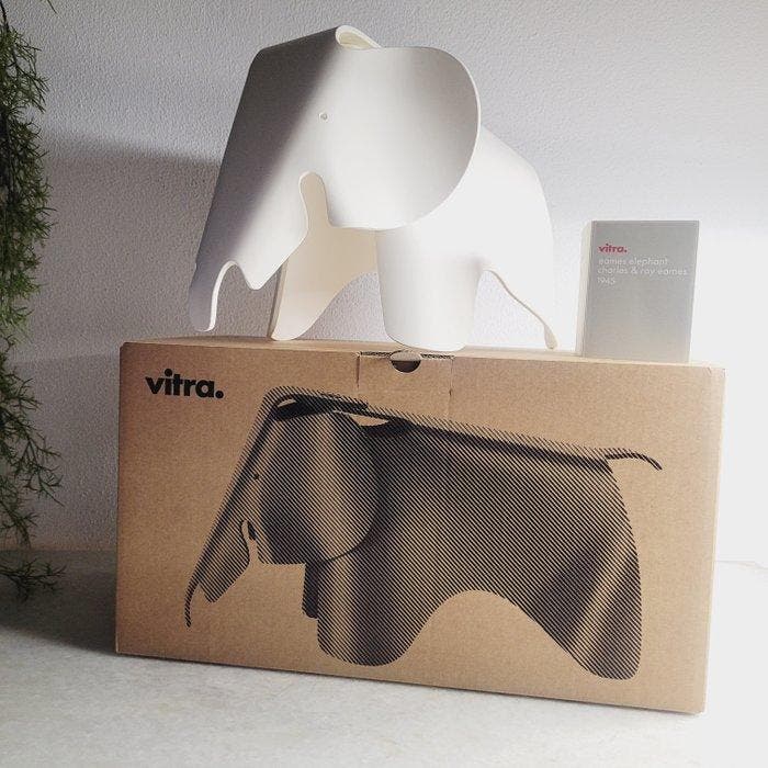 Vitra - Charles & Ray Eames - Stoel - Nieuw In Doos:, Antiek en Kunst, Antiek | Meubels | Stoelen en Sofa's