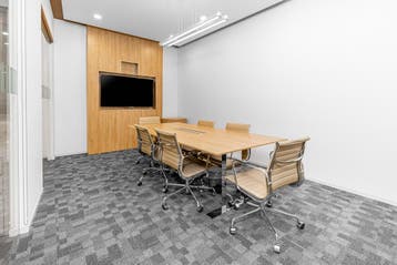 Kantoorruimte voor 10 in Roeselare West Wing Park, Verzenden