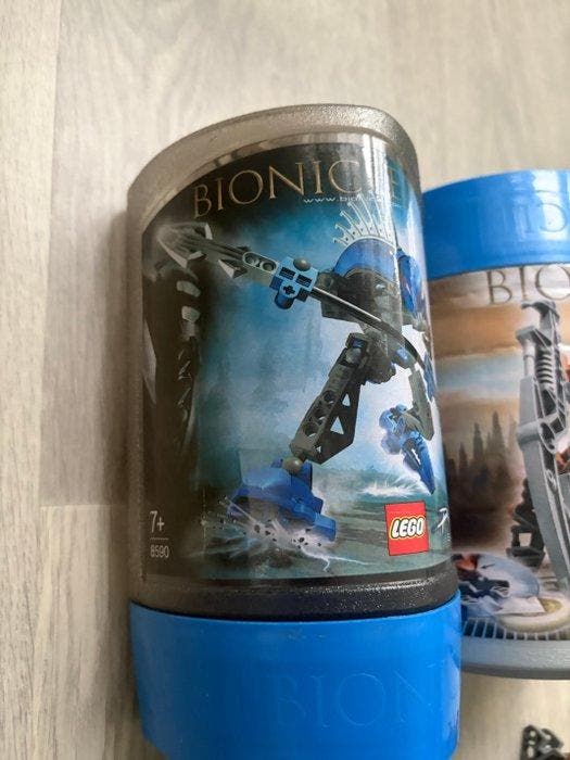Lego Set - Bionicle - Aux enchères, un lot de deux sets de, Enfants & Bébés, Jouets | Duplo & Lego