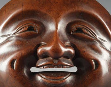 Masque miniature de Hotei - Buis - Japon - Période Shwa