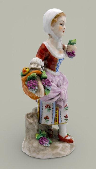 Capodimonte Napoli - sculptuur, La Giardiniera in Abiti, Antiek en Kunst, Antiek | Glaswerk en Kristal