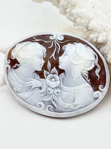 CASSIS MADAGASCARIENSIS - Cameo - Handgesneden camee