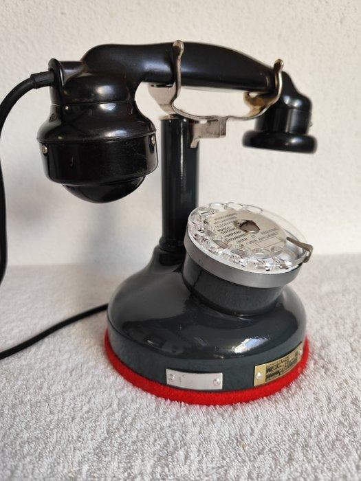 Le Matériel Téléphonique - Téléphone analogique - Acier,, Antiquités & Art, Art | Objets design