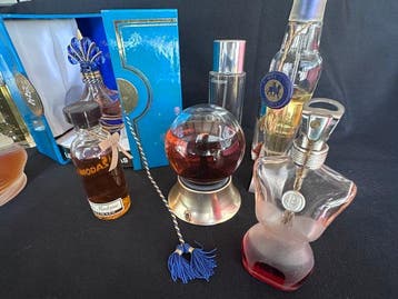 Parfumfles (12) - Glas - Parfumflessen
