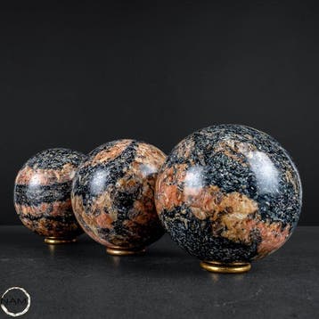 Uitzonderlijke epidotenkogels-set – Drie unieke