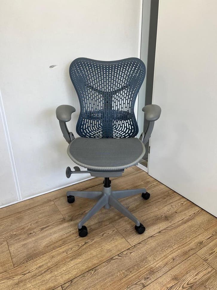 Ergonomische Herman Miller Bureaustoelen, Huis en Inrichting, Bureaustoelen, Bureaustoel, Blauw, Zo goed als nieuw, Ergonomisch