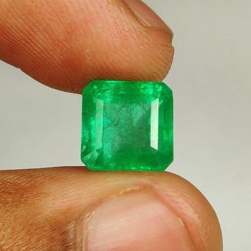 1 pcs Vert Émeraude - 5.19 ct - International Gemological, Handtassen en Accessoires, Edelstenen, Nieuw