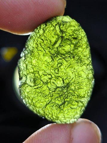 Moldaviet uit Chlum, Zuid-Bohemen - Hoogte: 32 mm - Breedte: