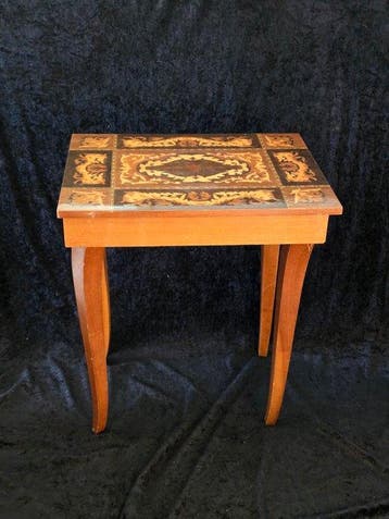 Side Table with Music Box - Dressoir - Hout