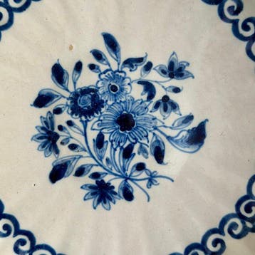 Tichelaar Makkum - Assiette murale - Faïence - Fleurs, Antiek en Kunst