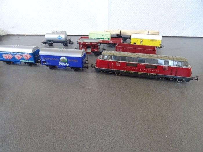 Märklin H0 - 3021 - Diesellocomotief (10) - Goederentrein, Hobby en Vrije tijd, Modeltreinen | H0